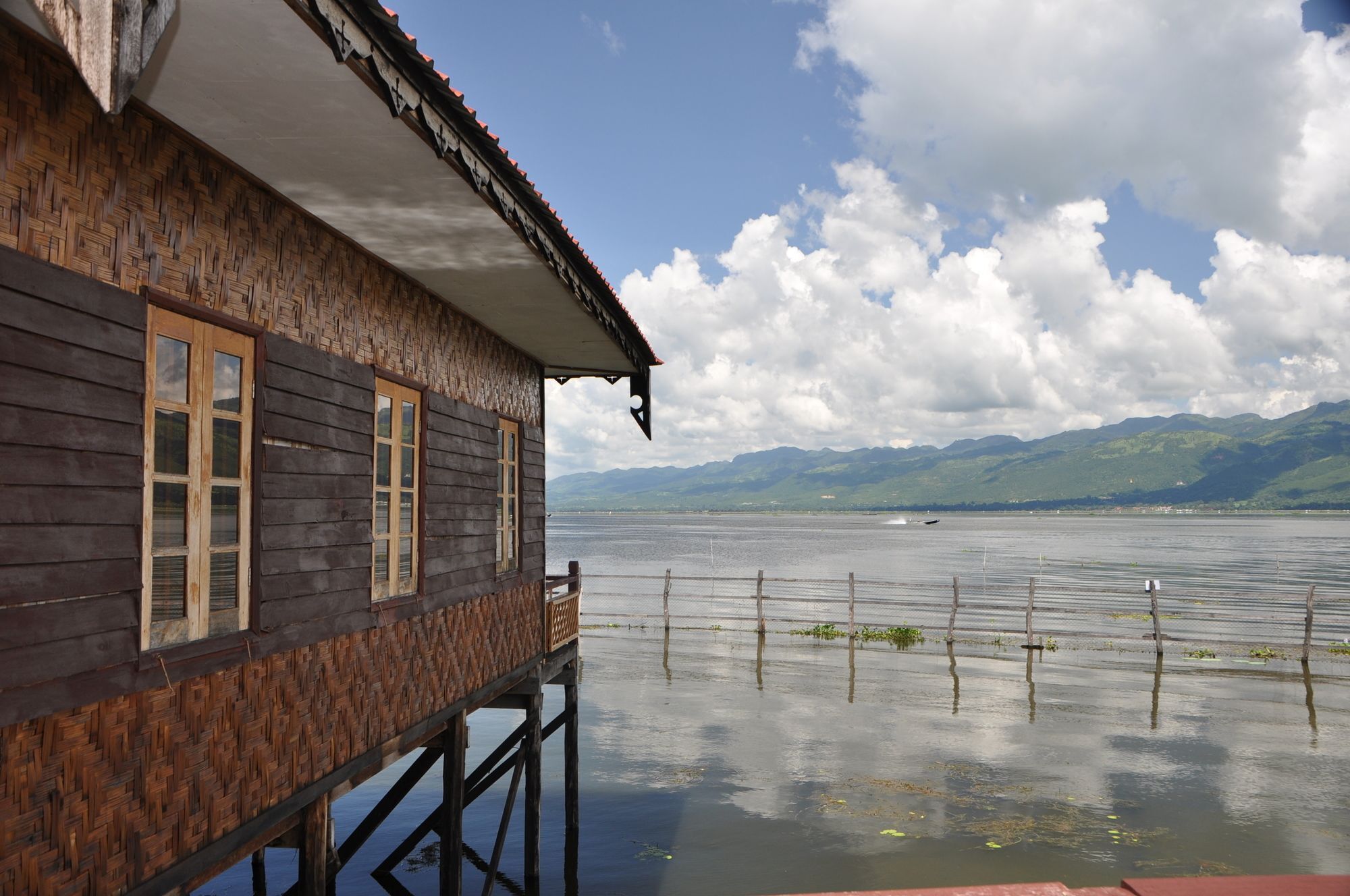 Ann Heritage Lodge Inle Lake Екстер'єр фото